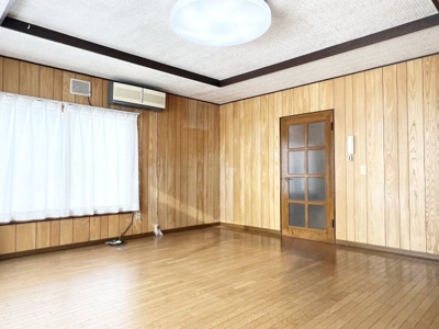 【居間・リビング】 | 中央区南18西11 山鼻エリア 一戸建 | リビング