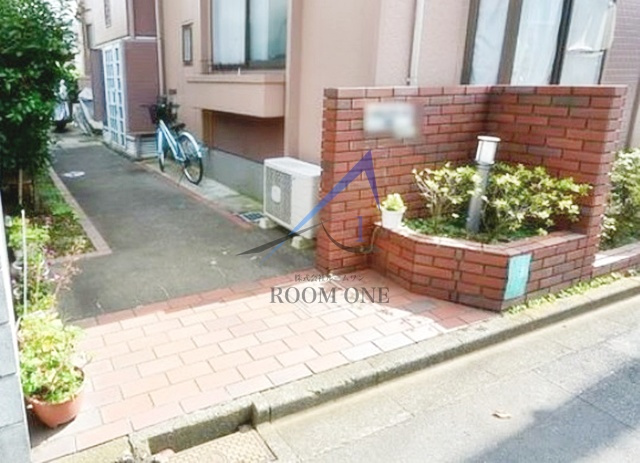 アザレアコーポA棟のエントランス|エントランスです。