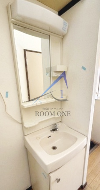 アザレアコーポA棟の洗面所|洗面台です。