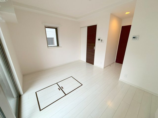 レジディア新大阪の居間・リビング