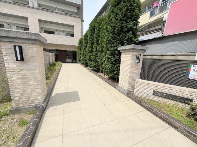 レジディア新大阪のエントランス