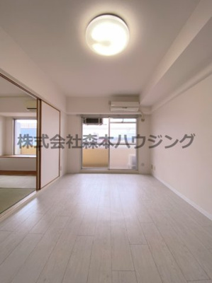 【居間・リビング】 | 　ブランドールMIII | きれいな居間です