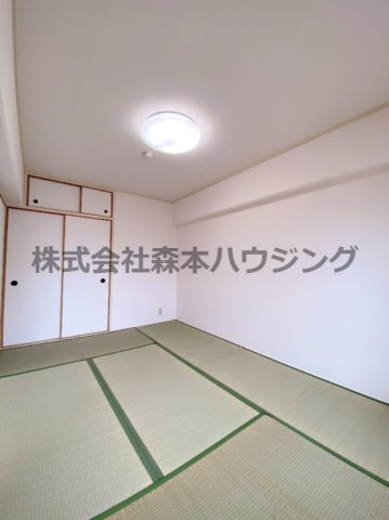 【和室】 | 　ブランドールMIII | リビングスペース代わりに使えそうな和室です