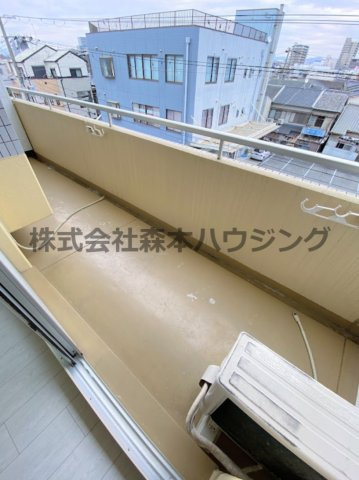 【バルコニー】 | 　ブランドールMIII | 外からの目が気にならないバルコニーで洗濯物が干せます