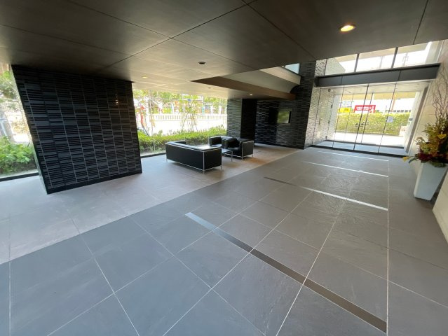 プレイズ泉大津のエントランス