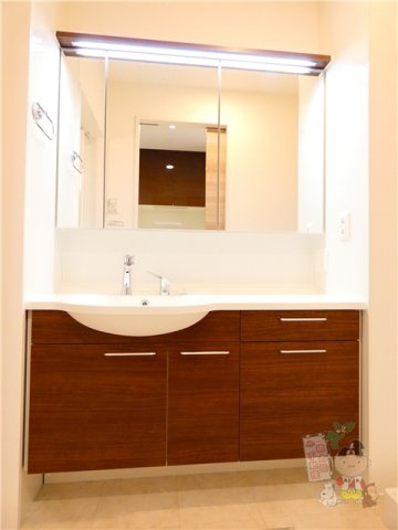 レフィナードの洗面所