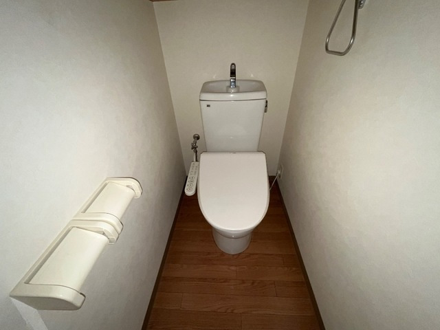 シャトレひだまりのトイレ|シャワー付トイレ