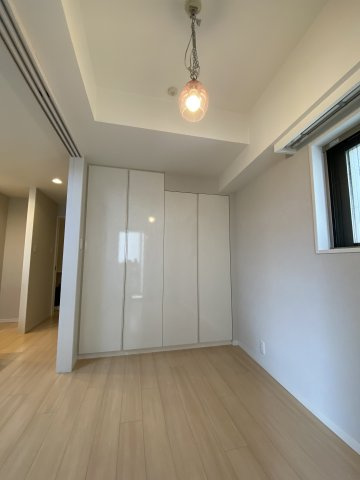 インプレストコア四谷坂町の洋室