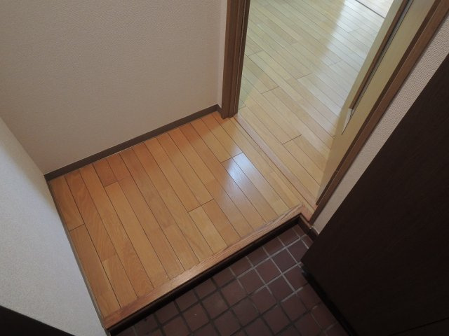 千石片岡ビルの玄関