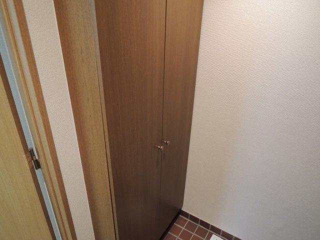 千石片岡ビルの収納