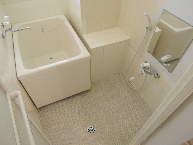 千石片岡ビルの浴室