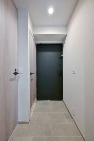 リビオメゾン西麻布の玄関