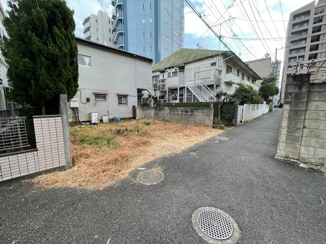 下落合3丁目売地の前面道路含む現地写真