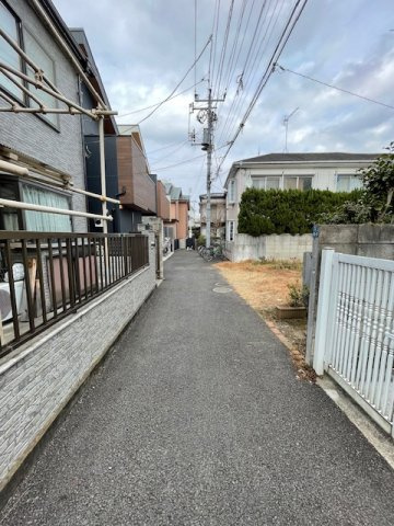 下落合3丁目売地の前面道路含む現地写真