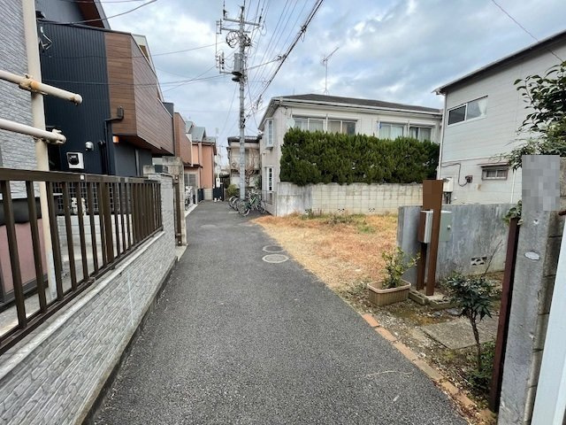 下落合3丁目売地の前面道路含む現地写真