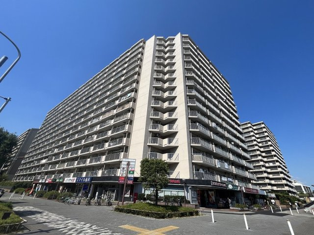 東大島ファミールハイツ1号館の外観