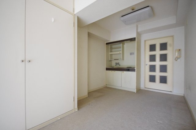 別号室の洋室（反転）