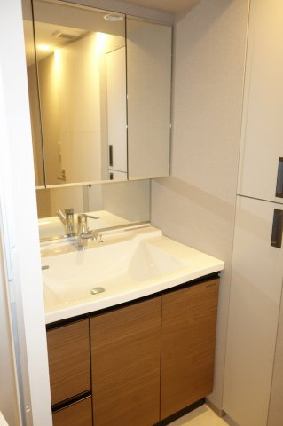 大宮スカイ＆スクエア ザ・レジデンスの洗面所