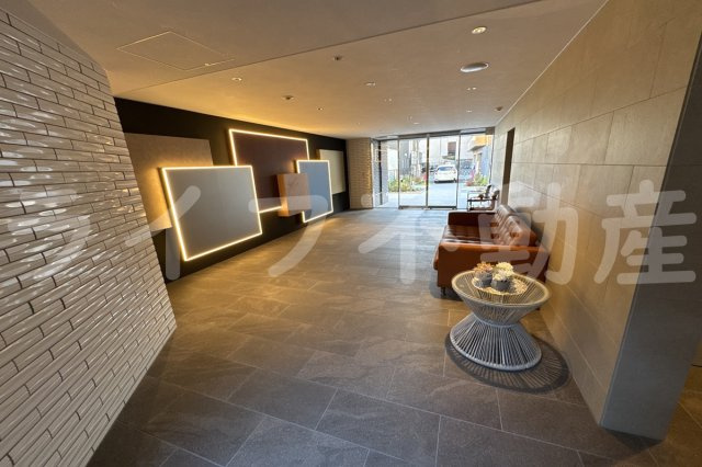 エグゼ大阪CITYオースティンのエントランス