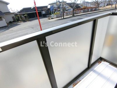 【バルコニー】 | ファインヒルズⅡ | 晴れた日には洗濯物もたくさん干せます。