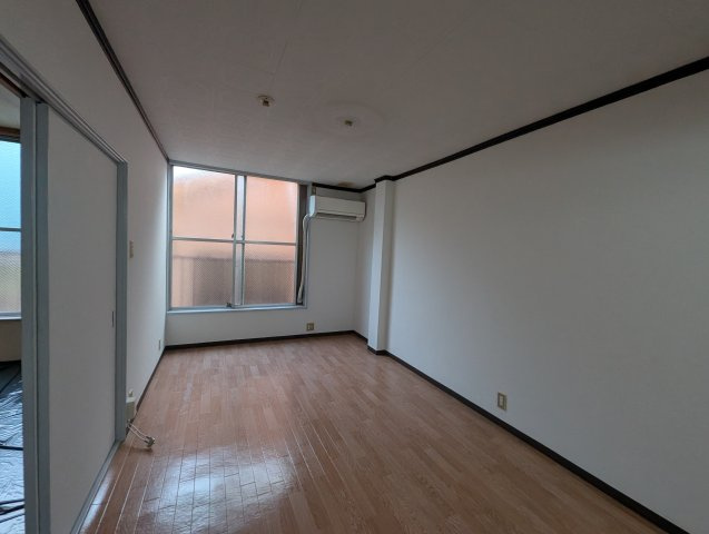 草野マンション８号館の居間・リビング