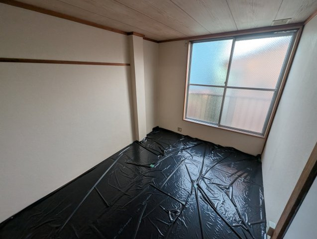 草野マンション８号館の寝室