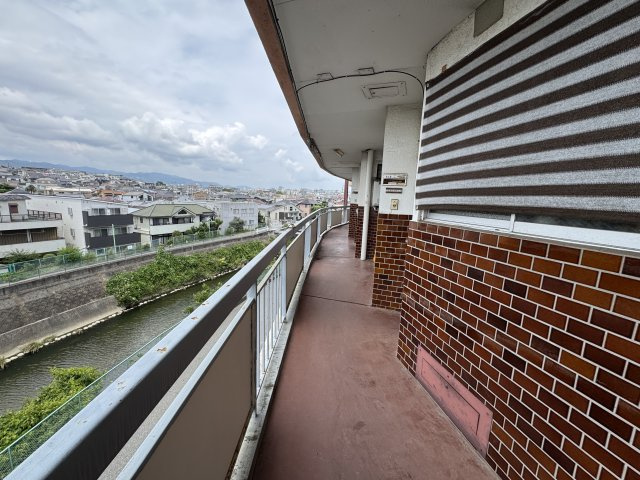 草野マンション８号館のロビー