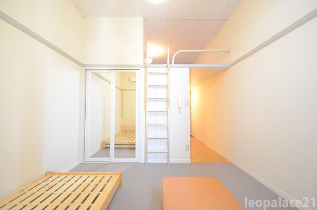 レオパレス板付東の居間・リビング|設備仕様は号室により異なる為、現況を優先します。