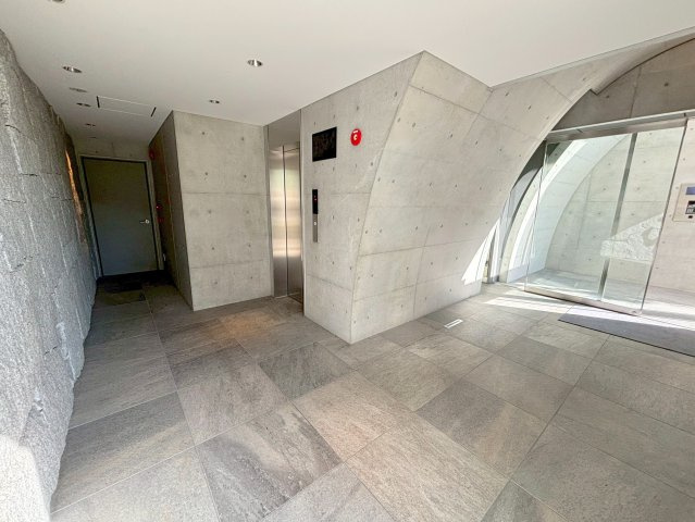 セイワパレス東三国駅前のロビー