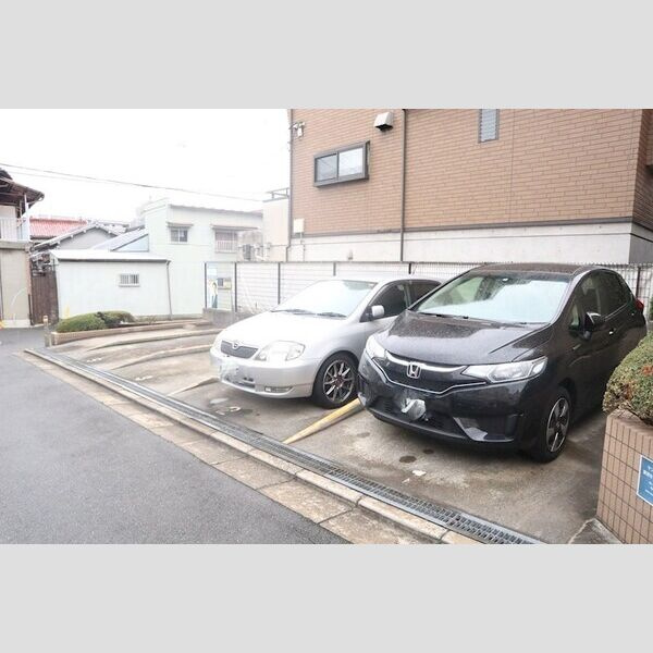 セピアコートの駐車場
