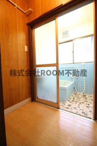 コスモスハウスの洗面所|洗面所です