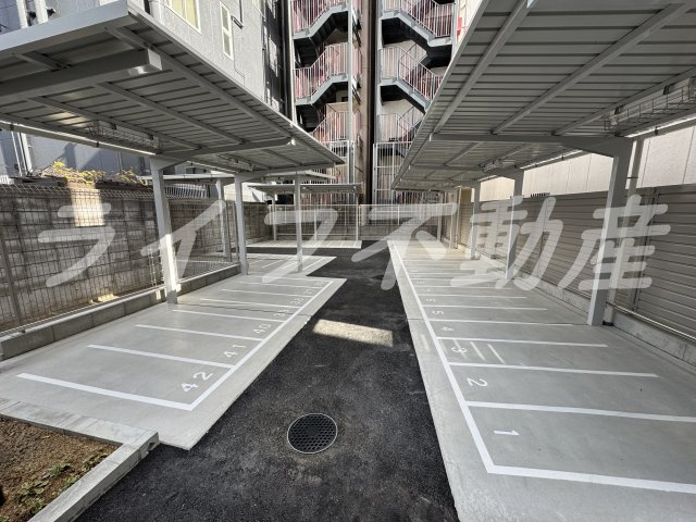 リヴェント玉造の駐車場|駐車場に車を止められます