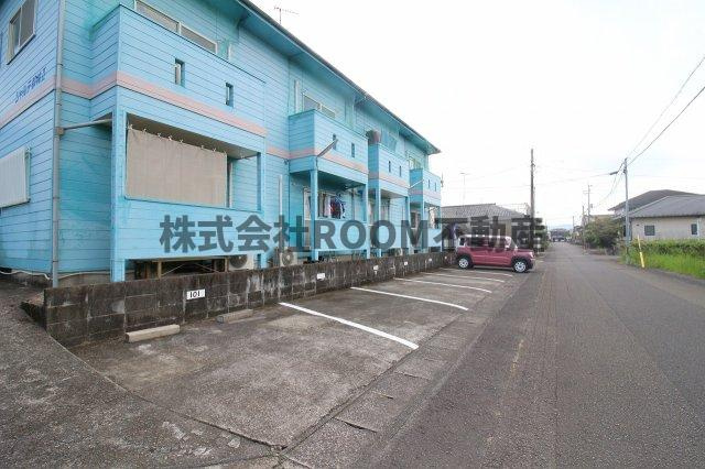 シャルテ都城Ⅱの駐車場|駐車場があります