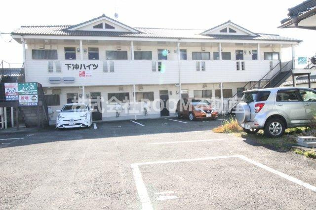 下沖ハイツの駐車場|駐車場があるので、車を買う予定の方も安心です