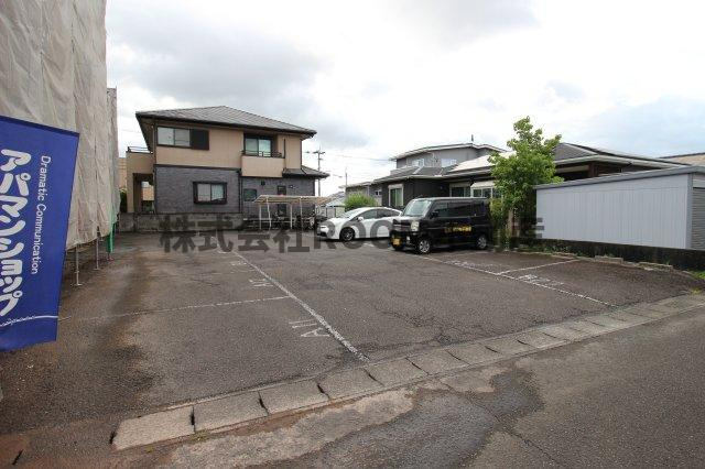 シティハイツ姫城の駐車場|車をお持ちの方に嬉しい駐車場付きの物件です
