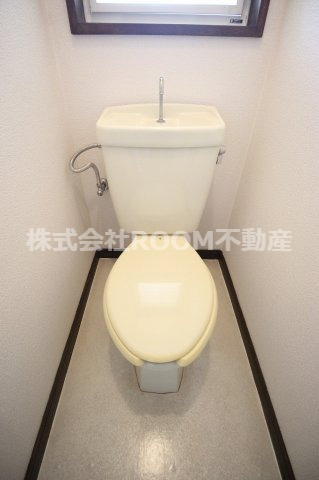 村中コーポのトイレ|ゆったりとした空間のトイレです