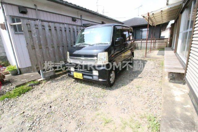 倉内貸家の駐車場