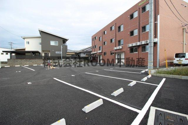 Miracle Gardenの駐車場|駐車スペースもあります