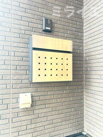 【新築戸建】札幌市手稲区新発寒5条7丁目2棟の設備|郵便受け・屋外電源