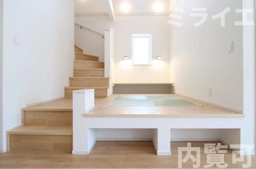 【新築戸建】札幌市手稲区新発寒5条7丁目2棟の居間・リビング|マルチスキップ