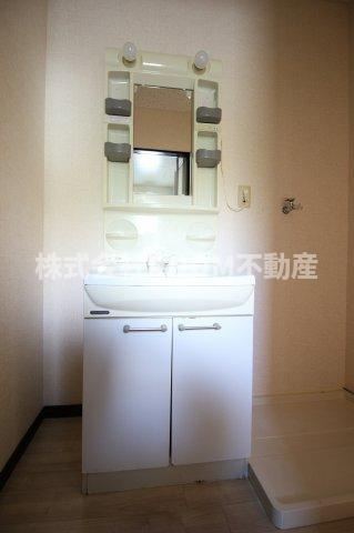 センチュリーハイツRYOの独立洗面台|独立洗面台あり、毎朝おしゃれに忙しい女性の方におすすめです