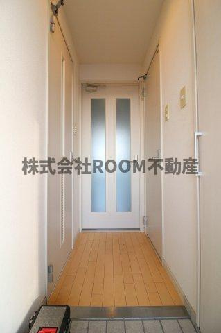 フローリッシュ広呂原の玄関|収納もある玄関です
