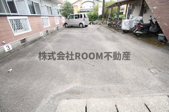 ノースルピナスの駐車場|駐車場があるので、車を買う予定の方も安心です