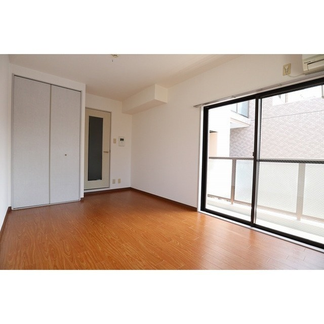 ライオンズマンション府中桜通りの居間・リビング|※別号室参考写真です