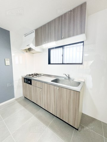 アザレアハイツ蒲池のキッチン|2口コンロ・グリル付のシステムキッチンです♪