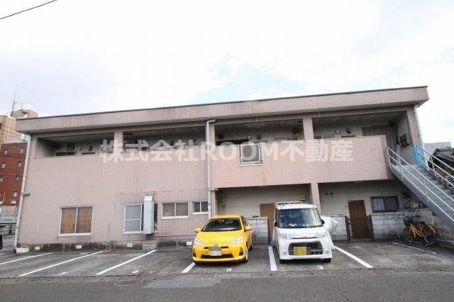 徳留アパートの駐車場|駐車場に車を止められます