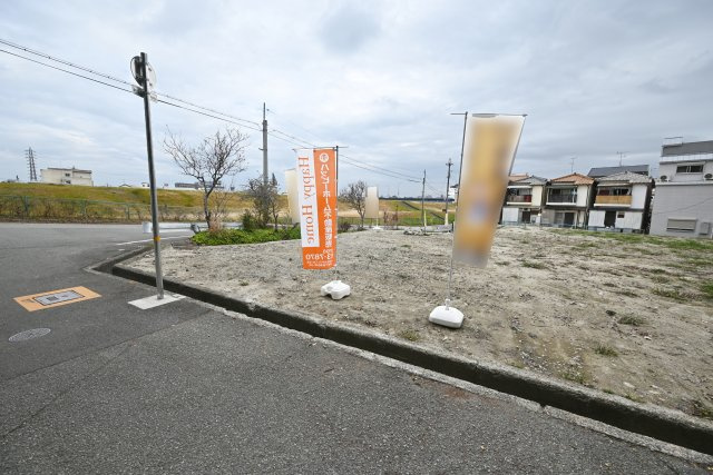 テラシエ尼崎市東園田町1丁目新築一戸建ての外観|現在更地ですので、建築前の土地の様子を見学して頂けます。