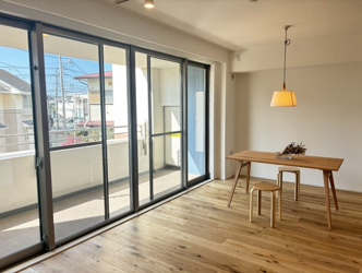 プラハ鎌倉材木座 2階 フルリノベーションの画像