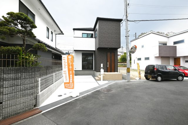 テラシエ尼崎市久々知1丁目新築一戸建て