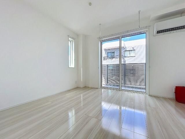 サンアンドグリーンテラスの居間・リビング